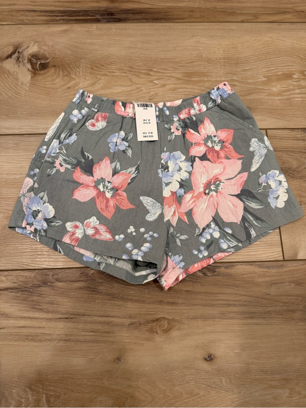 Floral Print Elastic-Waist Girl’s Shorts - Green with Coral Blooms